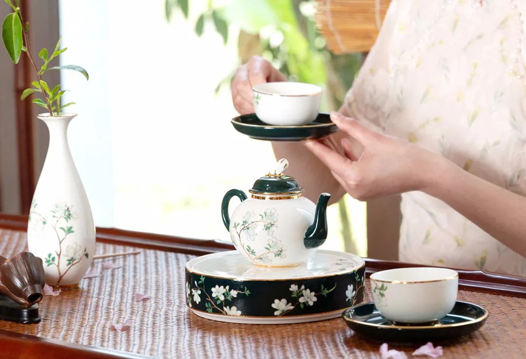 大暑丨何以消烦暑，，，，，，，，浅斟一盏茶